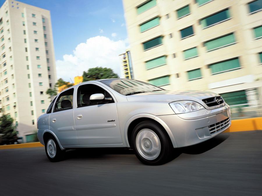  Chevrolet Corsa Sedan 2002 года  (фото 2 из 16)
